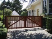 houten poort kama tji 01